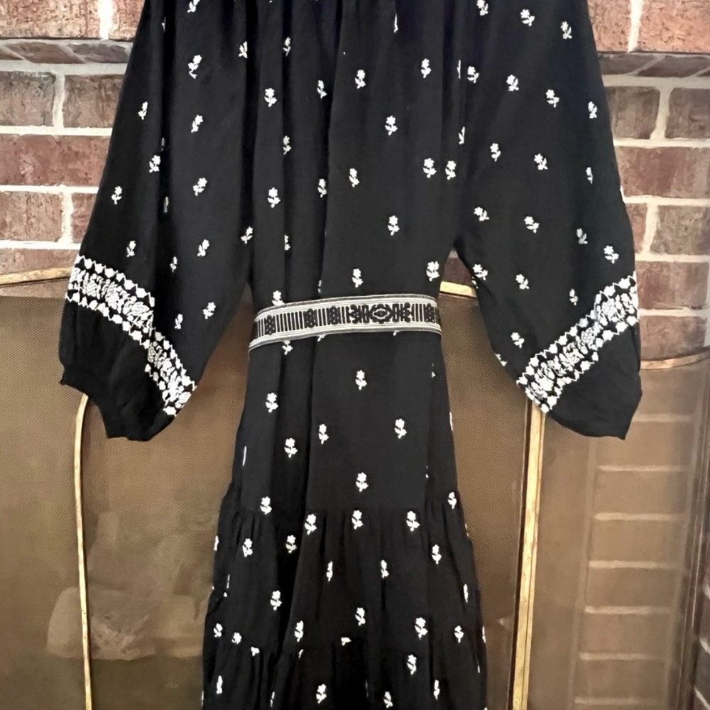 NEW WITHOUT TAGS SIZE MEDIUM ANTHROPOLOGIE CLEOBELLA SAHRA EMBROIDERED DRESS - Picture 3 of 4